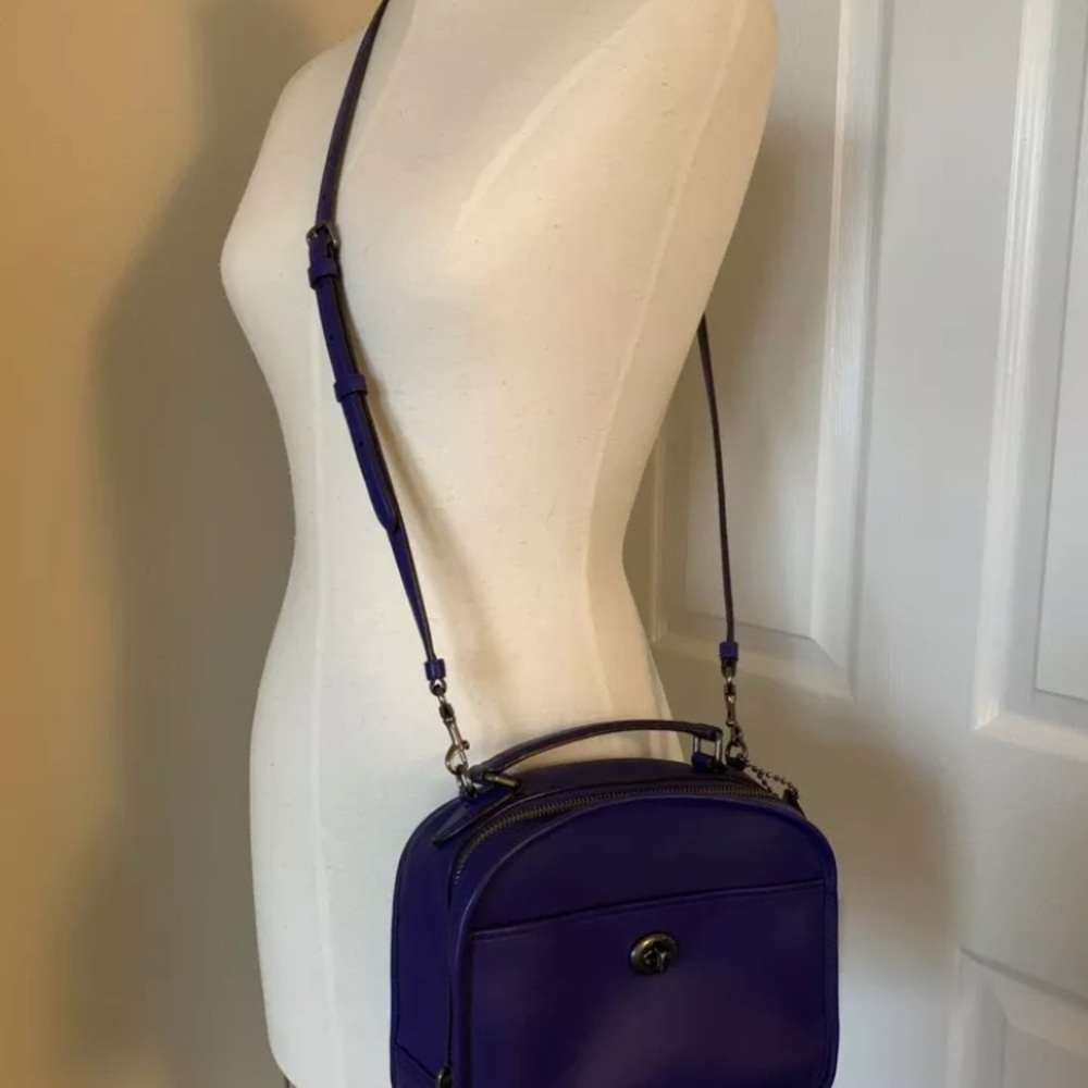 Coach lunch pail box purse great condition purple - Picture 8 of 8